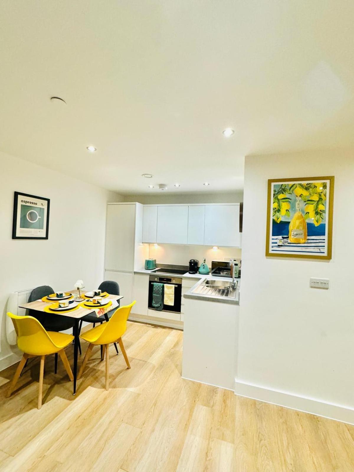Free Parking Old Trafford Flat By City Superhost Manchester Exterior photo